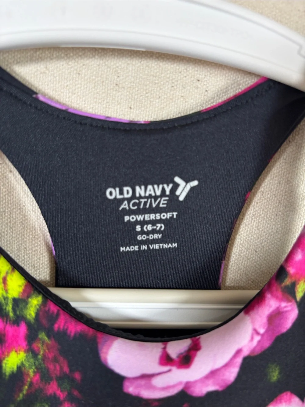 Old Navy Active Floral High-Neck Crop Top - Black, Pink & Purple